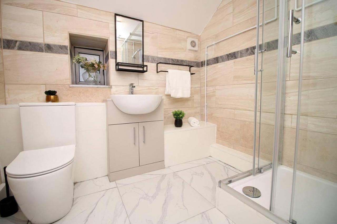 Stunning 4 Bedroom Flat Near Centre Apartment Swansea