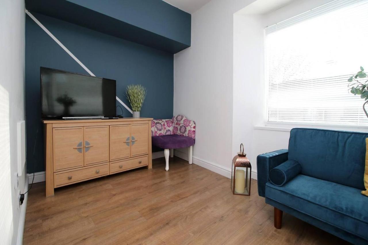 Stunning 4 Bedroom Flat Near Centre *