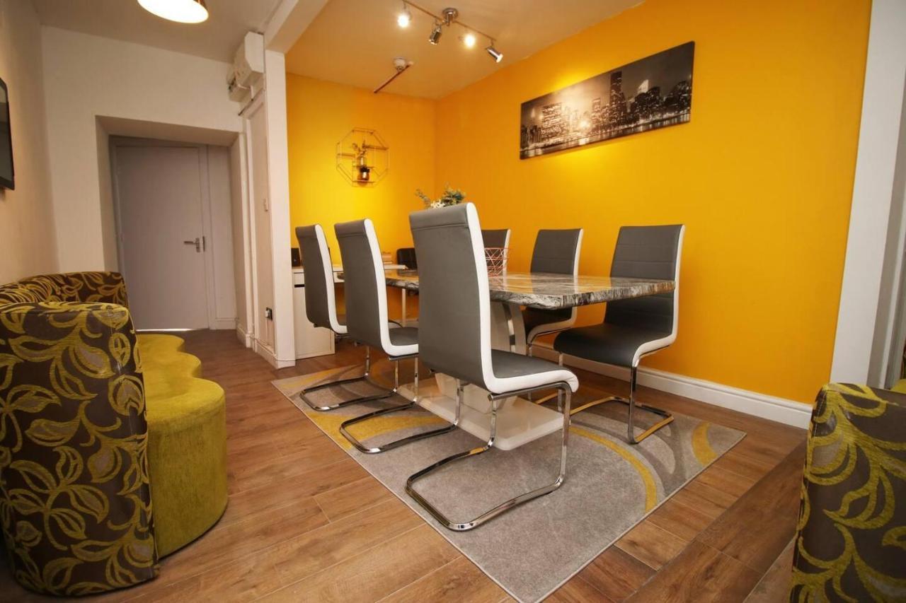 Stunning 4 Bedroom Flat Near Centre *